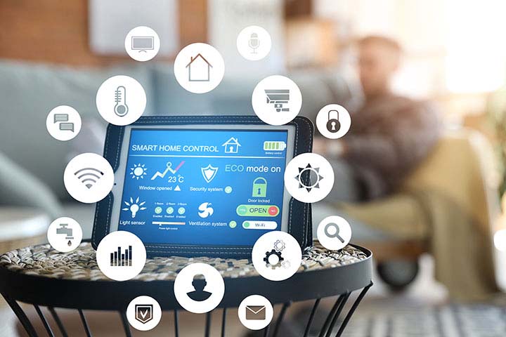 voice assistants and smart hubs