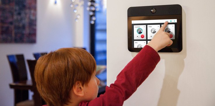 How Do AI-Powered Blinds Work?